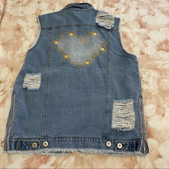 Pol distressed embroidery Jean vest - Picture 7 of 10
